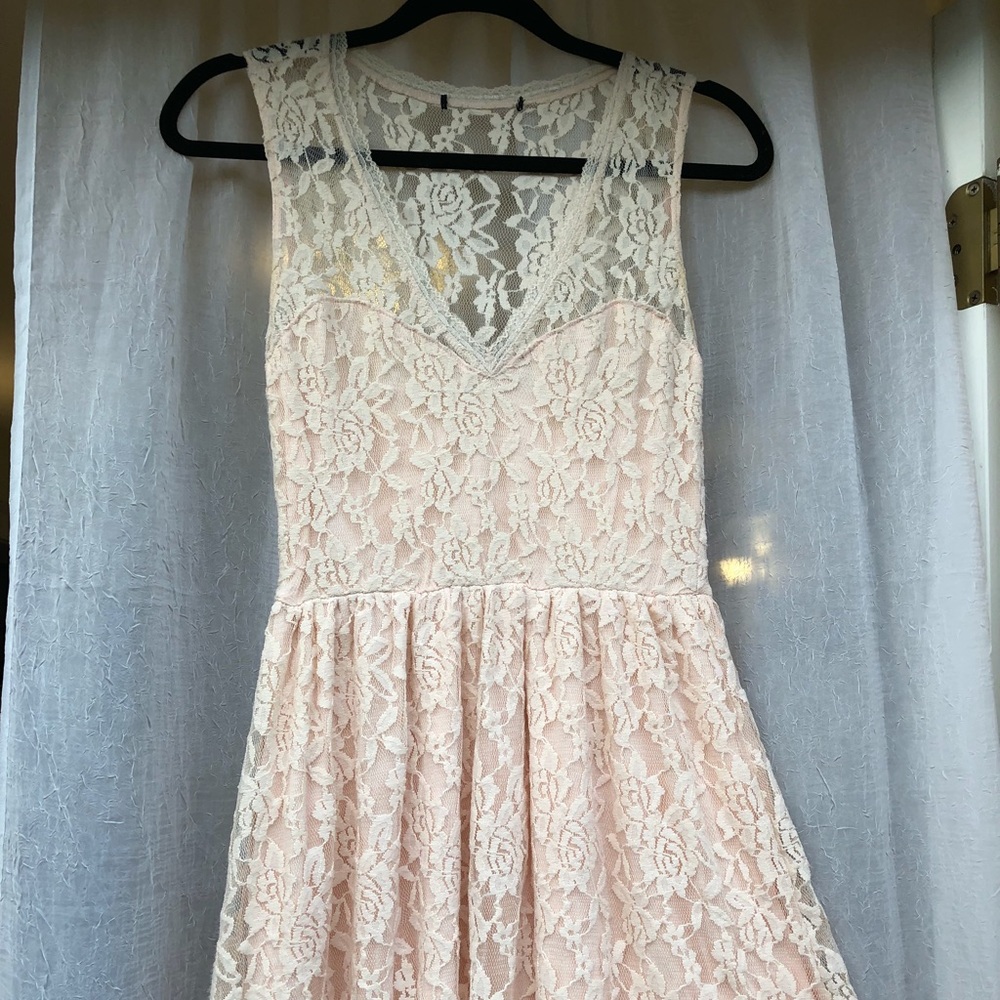 Light Rosè Cream Lace Dress